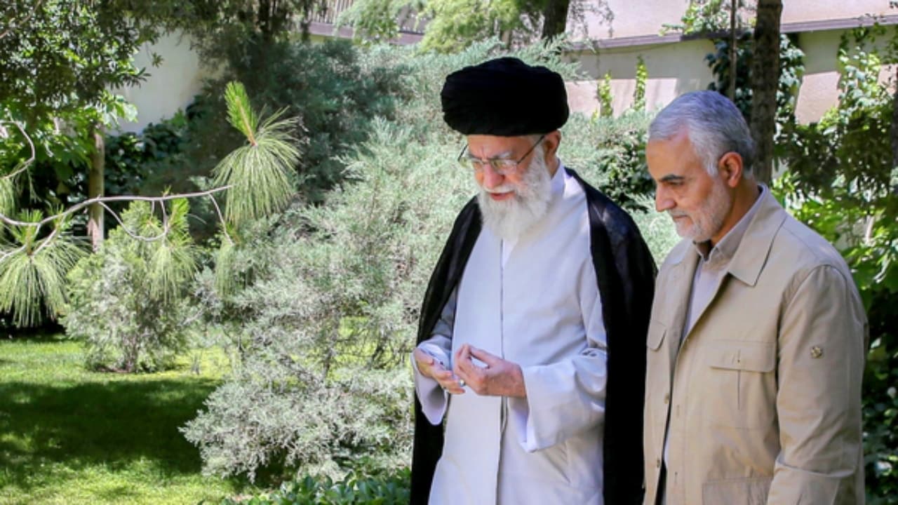 رهبر شهید معمار مکتب مقاومت