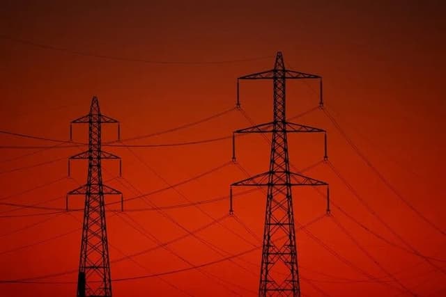 موج گرمای بیسابقه در اروپا قیمت برق تابستانی به اوج زمستانی رسید